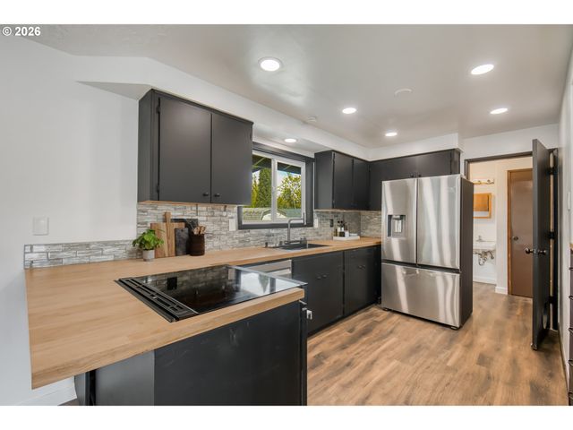 1425 WILLAMINA Ave, Forest Grove, OR 97116