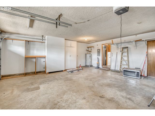 1425 WILLAMINA Ave, Forest Grove, OR 97116