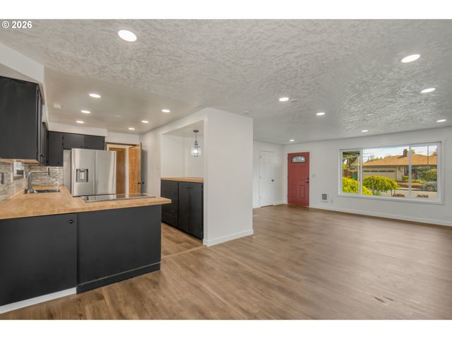 1425 WILLAMINA Ave, Forest Grove, OR 97116