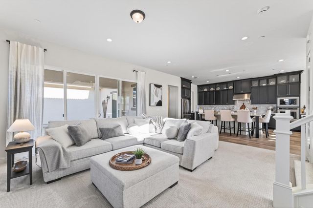 585 Santa Lucia Way, Marina, CA 93933