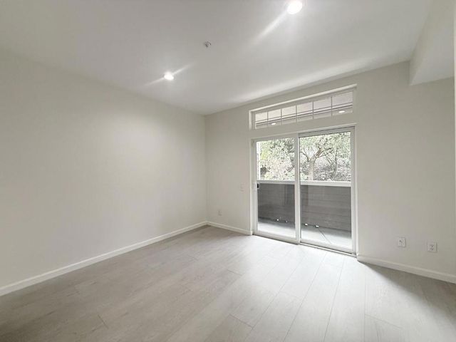 313 Crescent Court, Brisbane, CA 94005