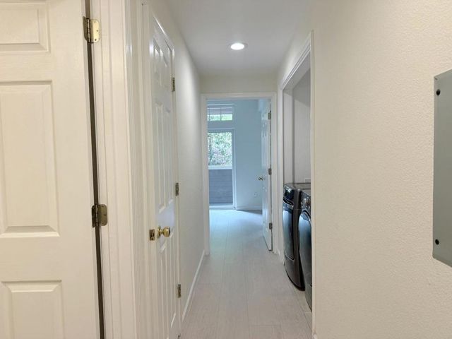 313 Crescent Court, Brisbane, CA 94005