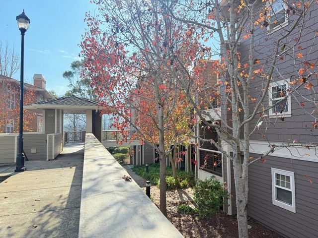 313 Crescent Court, Brisbane, CA 94005