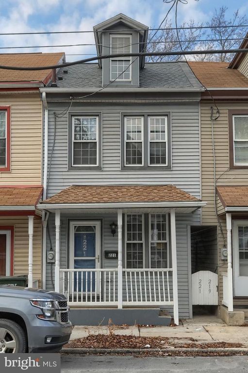 221 WALNUT ST, Lebanon, PA 17042