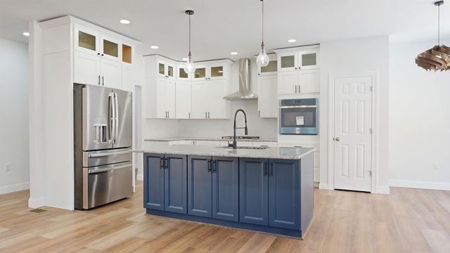 236 Leos Lane, Georgia, VT 05478