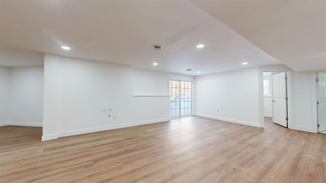 236 Leos Lane, Georgia, VT 05478