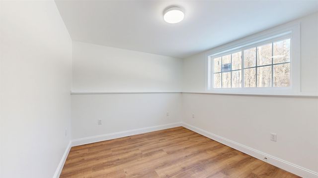 236 Leos Lane, Georgia, VT 05478