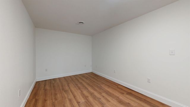 236 Leos Lane, Georgia, VT 05478