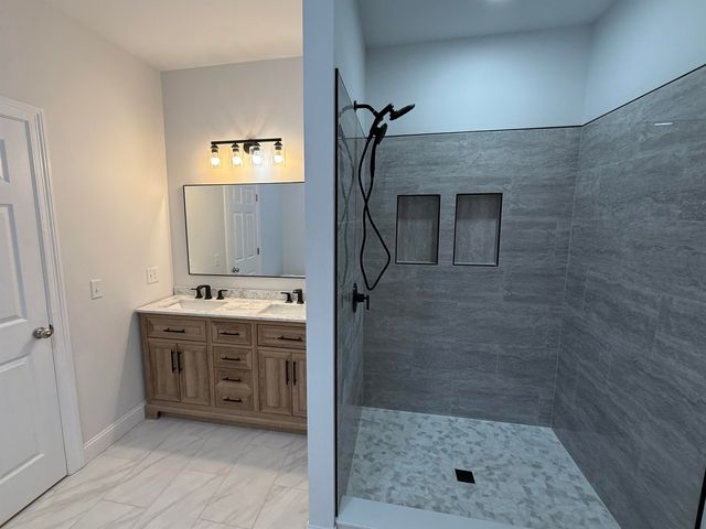 236 Leos Lane, Georgia, VT 05478