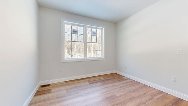 236 Leos Lane, Georgia, VT 05478