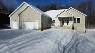 236 Leos Lane, Georgia, VT 05478