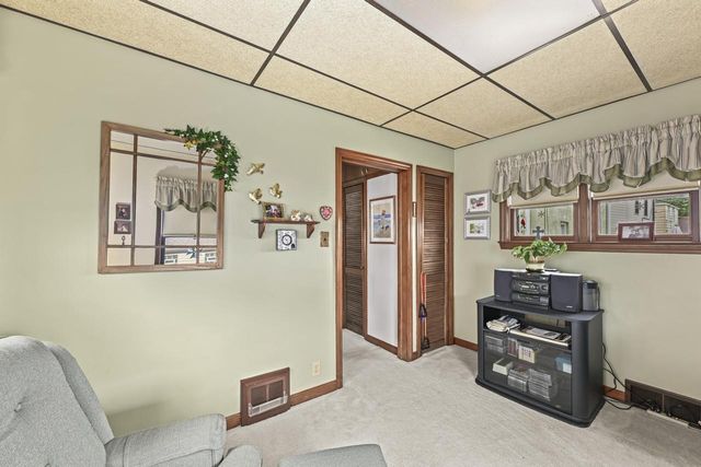 3664 S Whitnall AVENUE, Milwaukee, WI 53207