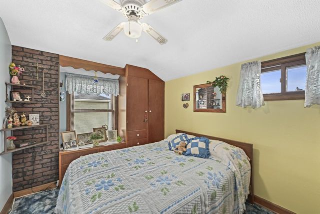 3664 S Whitnall AVENUE, Milwaukee, WI 53207