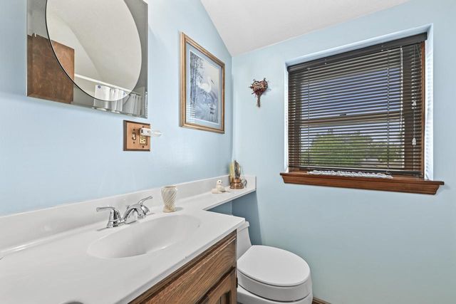 3664 S Whitnall AVENUE, Milwaukee, WI 53207