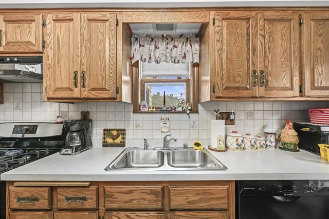 3664 S Whitnall AVENUE, Milwaukee, WI 53207