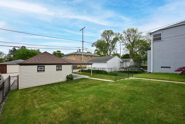 3664 S Whitnall AVENUE, Milwaukee, WI 53207