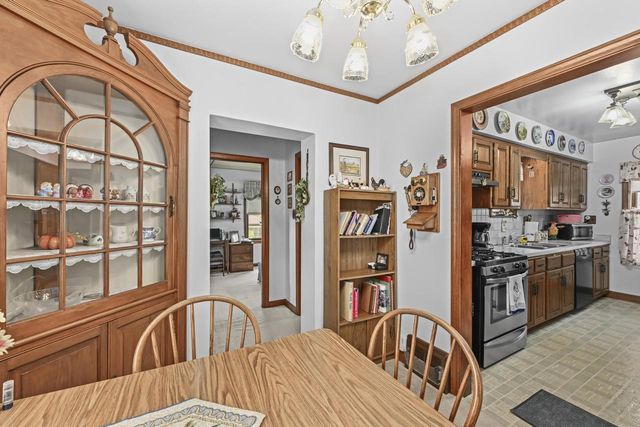 3664 S Whitnall AVENUE, Milwaukee, WI 53207