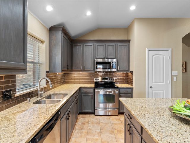 1930 Highland Oaks Drive, Wylie, TX 75098
