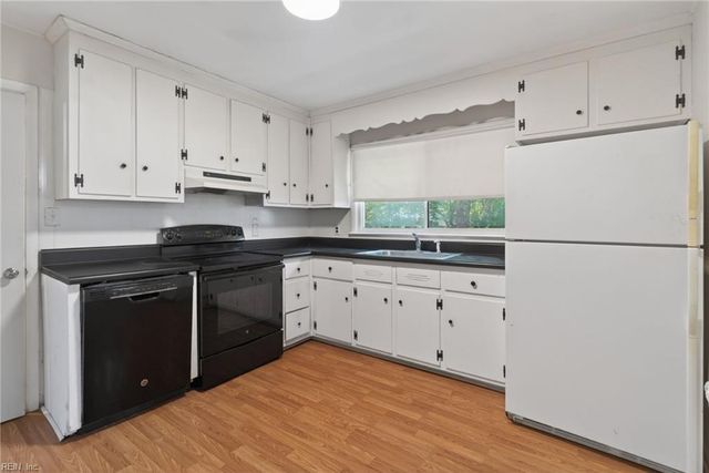 200 Valirey DR, Hampton, VA 23669
