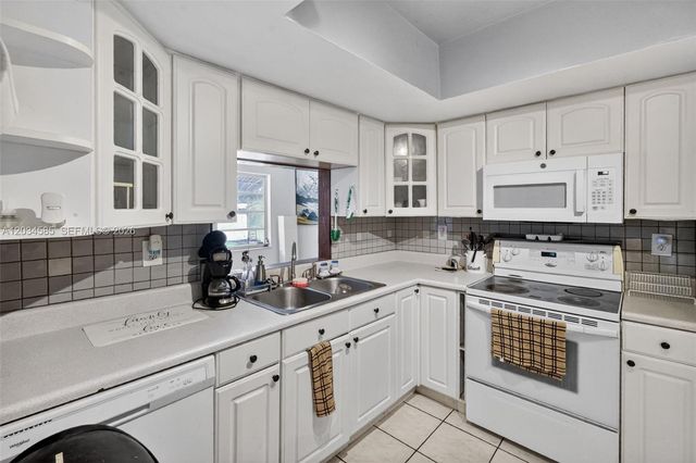 1901 N 56th Ave, Hollywood, FL 33021