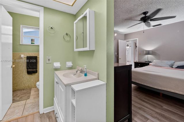 1901 N 56th Ave, Hollywood, FL 33021