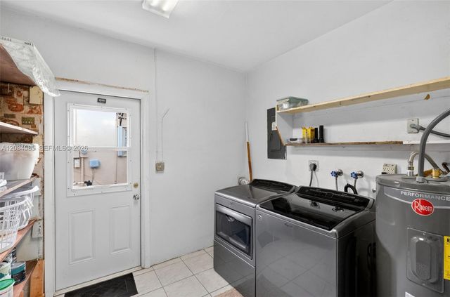 1901 N 56th Ave, Hollywood, FL 33021