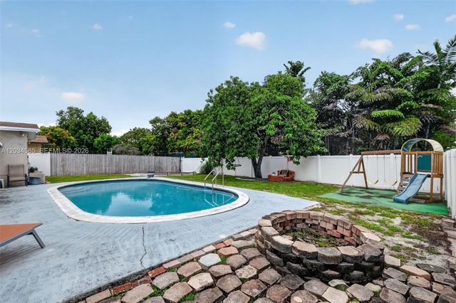1901 N 56th Ave, Hollywood, FL 33021