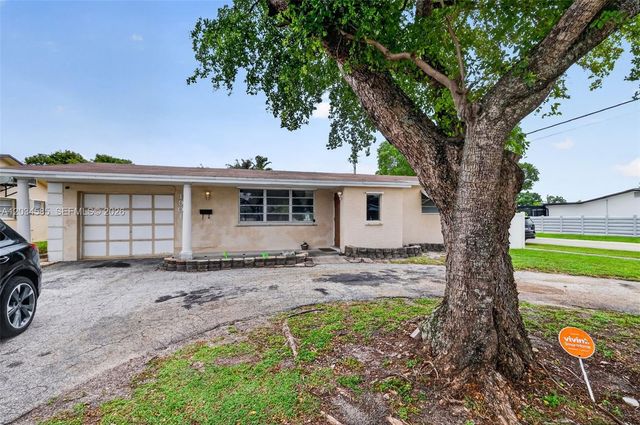 1901 N 56th Ave, Hollywood, FL 33021