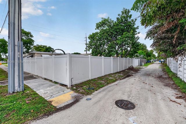 1901 N 56th Ave, Hollywood, FL 33021