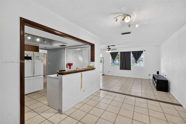 1901 N 56th Ave, Hollywood, FL 33021