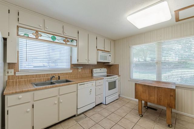 6185 S Summers Circle, Douglasville, GA 30135