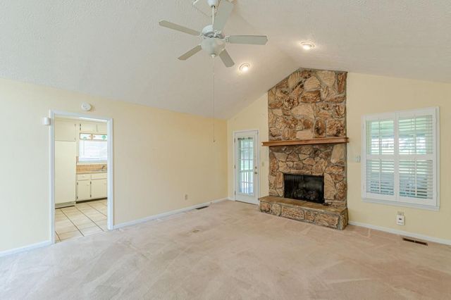 6185 S Summers Circle, Douglasville, GA 30135