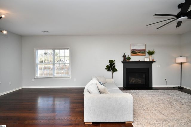 307 Grimes Drive, Simpsonville, SC 29681