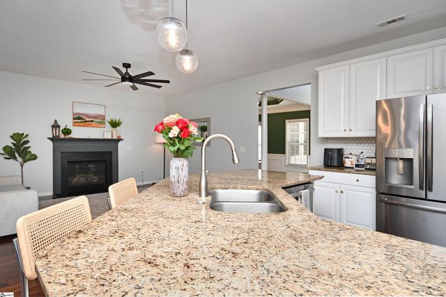307 Grimes Drive, Simpsonville, SC 29681