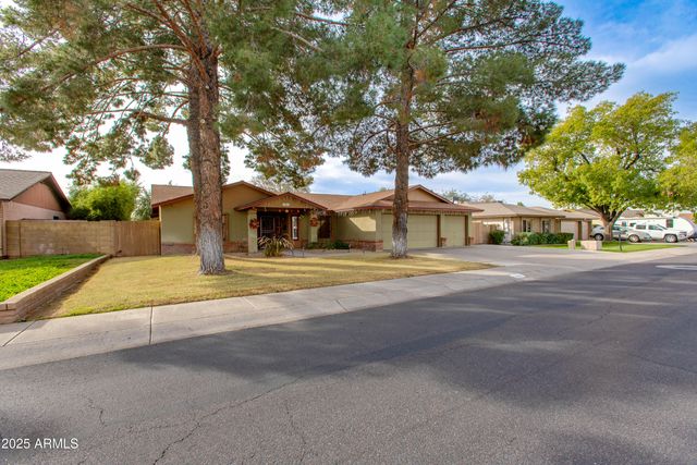 3313 W KRISTAL Way, Phoenix, AZ 85027