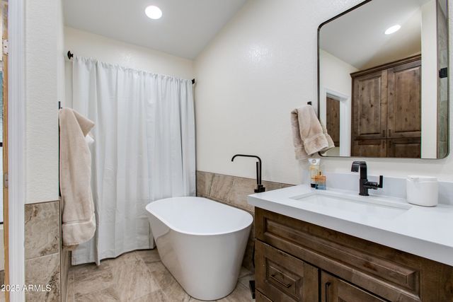 3313 W KRISTAL Way, Phoenix, AZ 85027