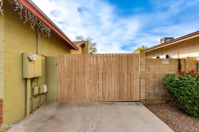 3313 W KRISTAL Way, Phoenix, AZ 85027