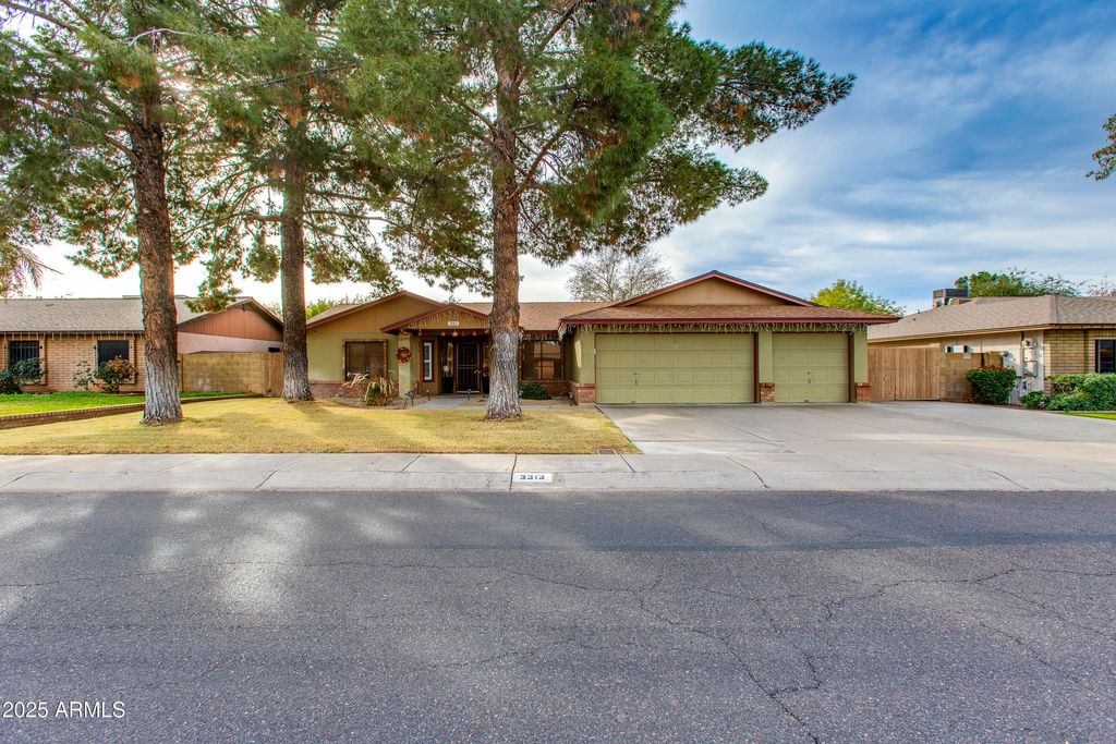 3313 W KRISTAL Way, Phoenix, AZ 85027