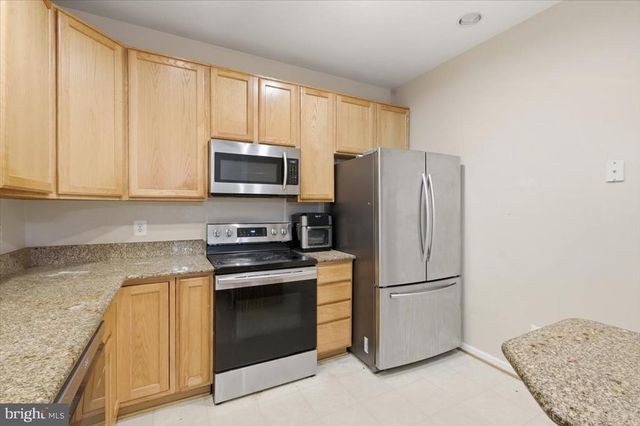 6914 S DEWEY CT, Fredericksburg, VA 22407