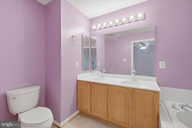 6914 S DEWEY CT, Fredericksburg, VA 22407