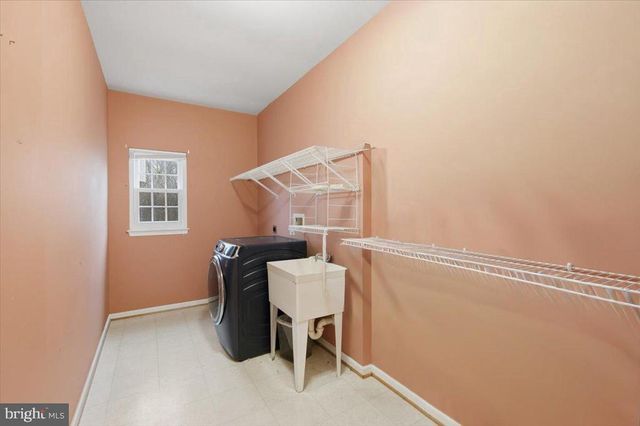 6914 S DEWEY CT, Fredericksburg, VA 22407