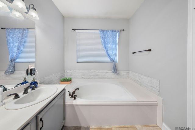 301 Mark Dr, Covington, LA 70433