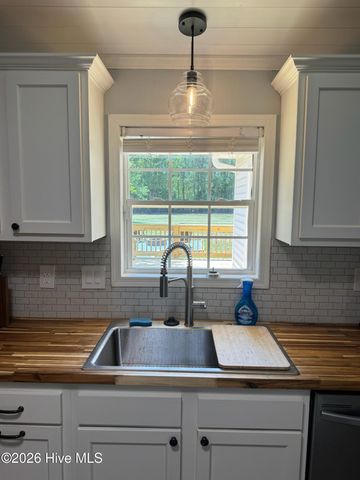 1265 Gilbert Road SE, Bolivia, NC 28422