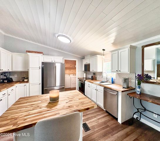 1265 Gilbert Road SE, Bolivia, NC 28422