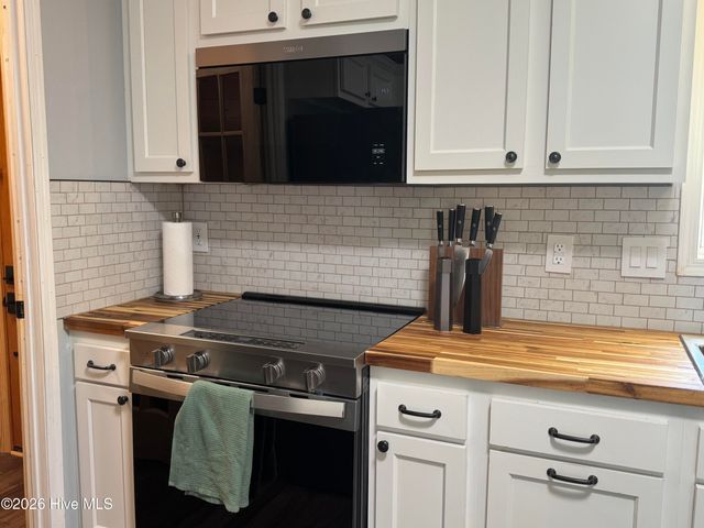 1265 Gilbert Road SE, Bolivia, NC 28422