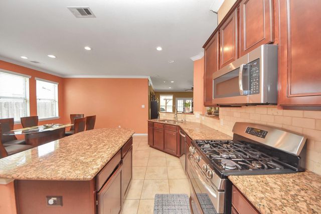 12912 Southern Manor Drive, Pearland, TX 77584