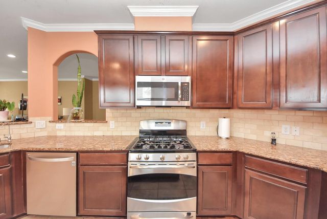 12912 Southern Manor Drive, Pearland, TX 77584