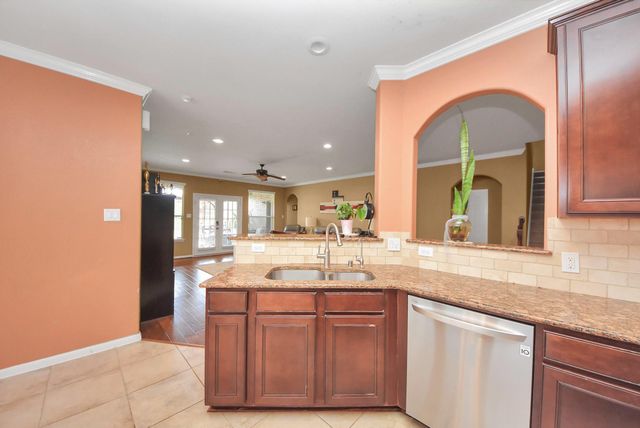 12912 Southern Manor Drive, Pearland, TX 77584