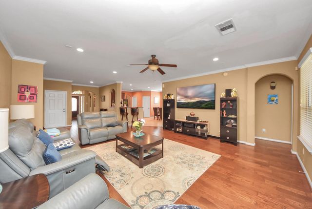 12912 Southern Manor Drive, Pearland, TX 77584