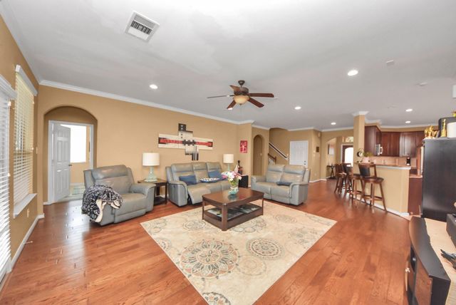 12912 Southern Manor Drive, Pearland, TX 77584